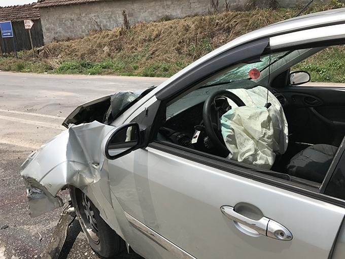 Kaza yapan sürücü polisi görünce kaçtı