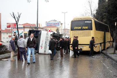 Yine Trafik Kazası, Yine Yaralı!