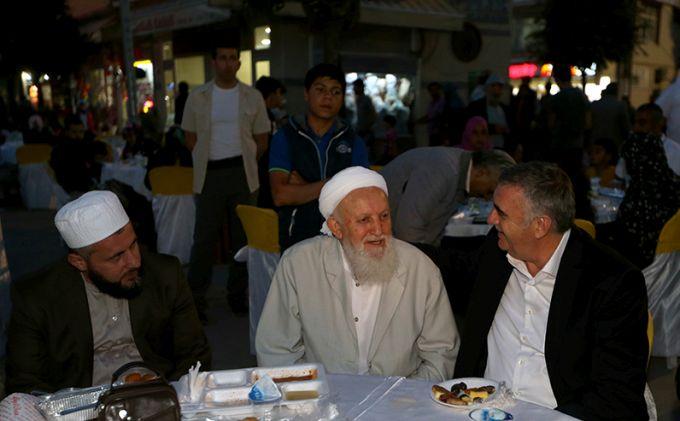 Gönül sofraları Akyazı'da kuruldu