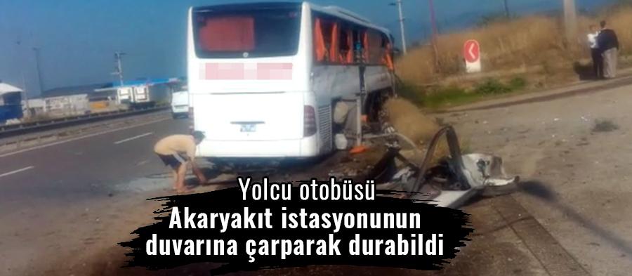 Yolcu otobüsü kaza yaptı