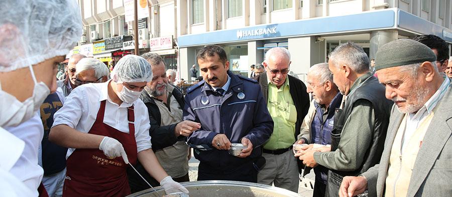 Adapazarı Belediyesi Aşure Dağıtacak