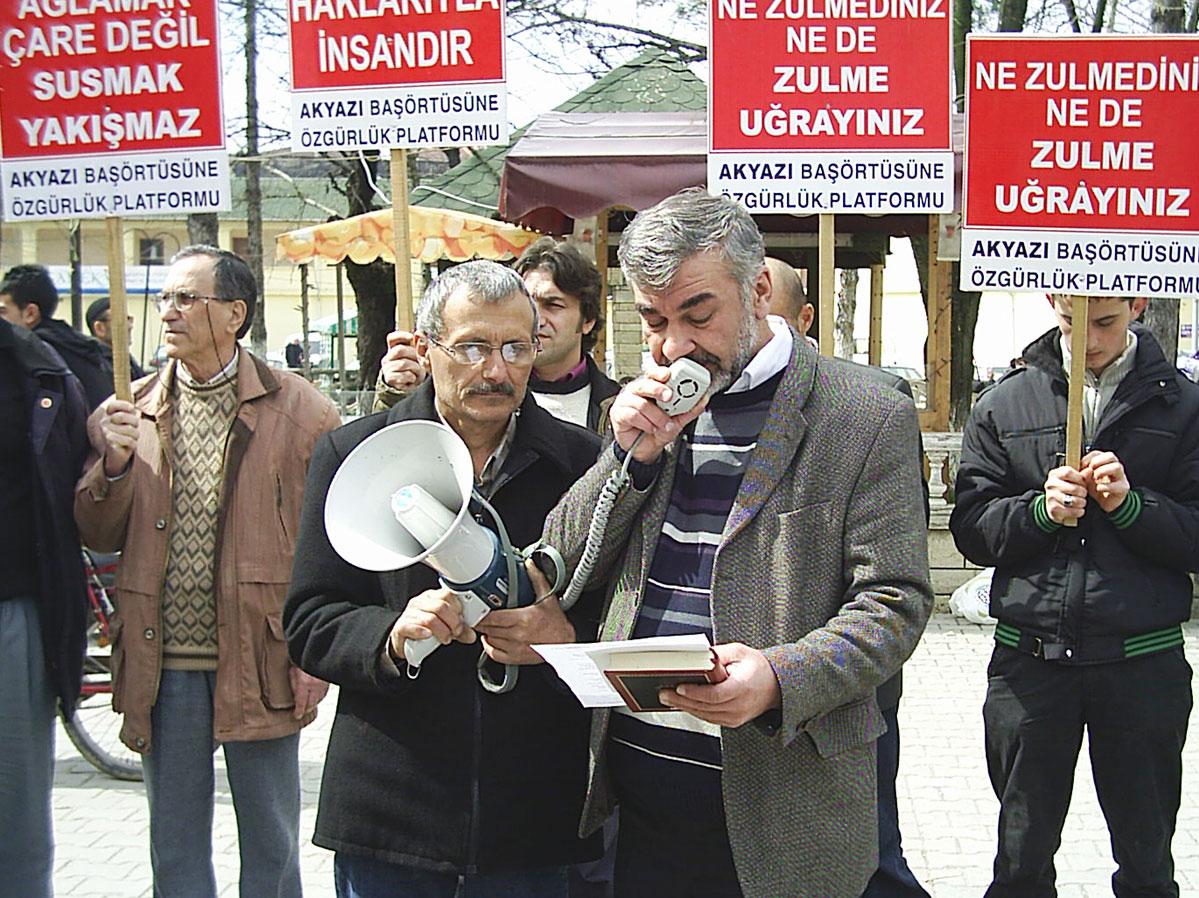 Akyazı Başörtüsüne Özgürlük Platformu'ndan YSK'ya Tepki