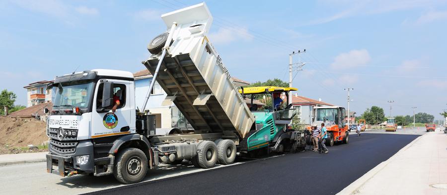 Serdivanda 110 farklı noktaya sıcak asfalt 