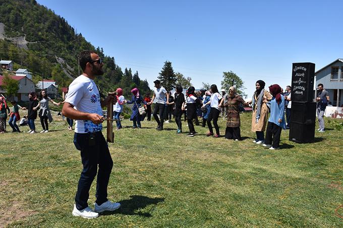 Öğrenciler yaylaya çıkarak doyasıya eğlendiler