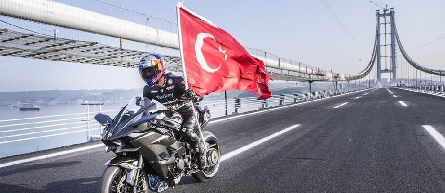 Kenan Sofuoğlu'ndan 19 Mayıs Atatürk Rallisi