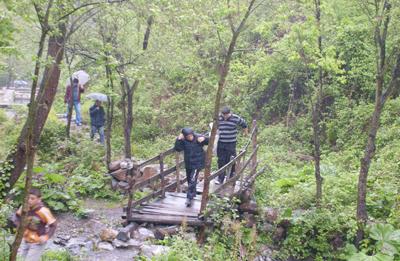 Doğayla Kucaklaştılar