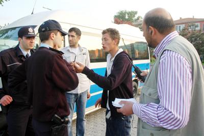 Yan Baktı Kavgasına Bıçaklar Karıştı: 2 Yaralı