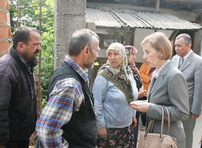 Gözü Yaşlı Aileye Teselliye Gitti