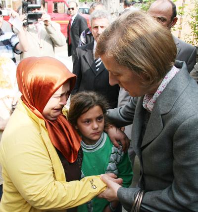 Gözü Yaşlı Aileye Teselliye Gitti