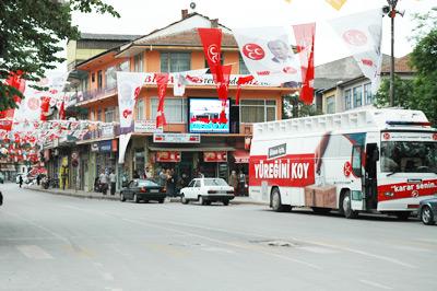 Heyecan Dorukta! Akyazı'da Seçim Bugün!