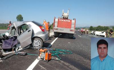 Midibüs Otomobille Çarpıştı: 2 Ölü, 14 Yaralı