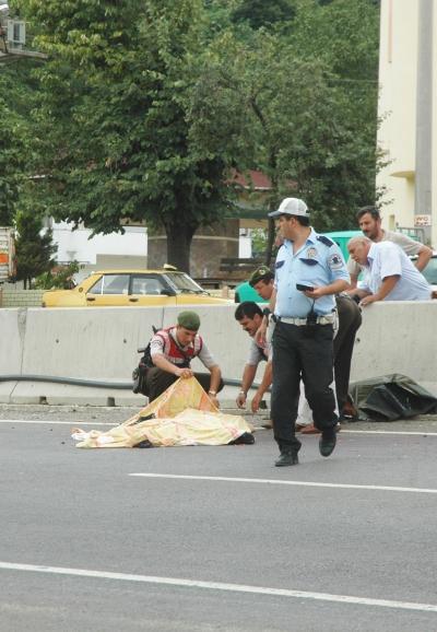 14 Yaşındaki Enis, Kamyon Altında Kaldı