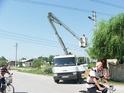 Dernekkırı Prefabriklerine Yeniden Elektrik Veriliyor