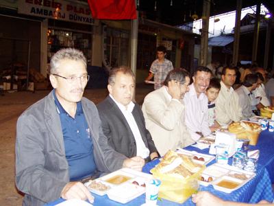 Geyve Belediye Başkanı Murat Kaya, İlk Yemeğini Verdi