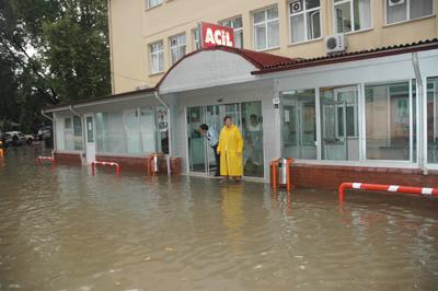 Araştırma Hastanesi Sular Altında Kaldı