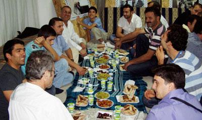 Özgürder Sakarya Şubesi, İftar Verdi