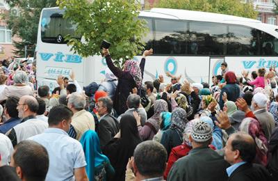 Kutsal Topraklara Giden Hacılar Gözyaşlarına Boğuldu