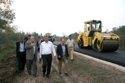 Zeki Toçoğlu, Hendek'te Asfalt Çalışmalarına Hız Verdi