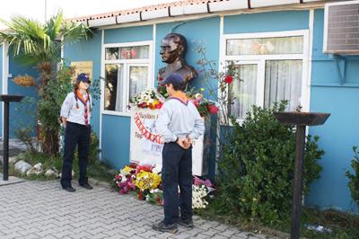 Özel Şahin, Ata'yı Yaktığı Meşalelerle Andı