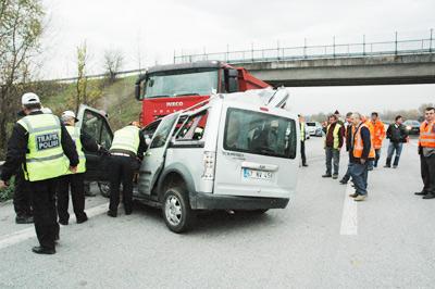 TEM Otoyolu Kana Bulandı: 3 Ölü, 3 Yaralı