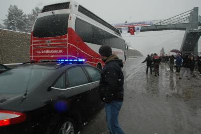 Köylüler Başbakandan Köylerine Yol İstedi