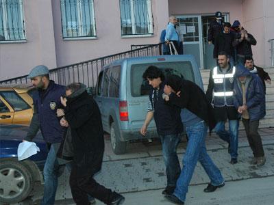 Sakarya'da Dolandırıcı Operasyonu