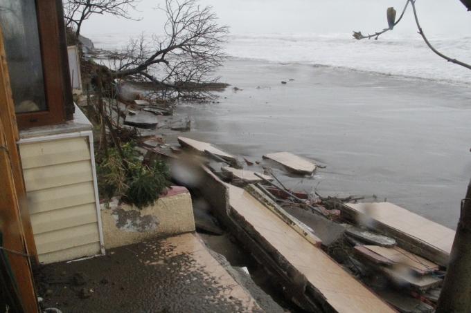 Karasu'da küçük çaplı tsunami!