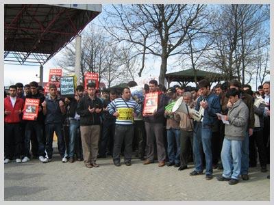 Yasakçılar Protesto Edildi