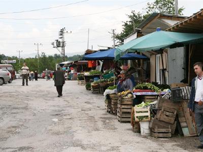 Kuzuluk'taki Köylü Pazarı Kaldırılıyor