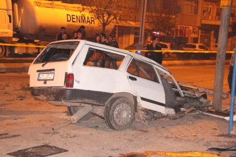 Akyazı'da gece yarısı feci kaza: 2 ölü, 2 ağır yaralı