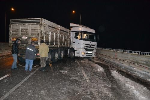 Pamukova'da zincirleme trafik kazası