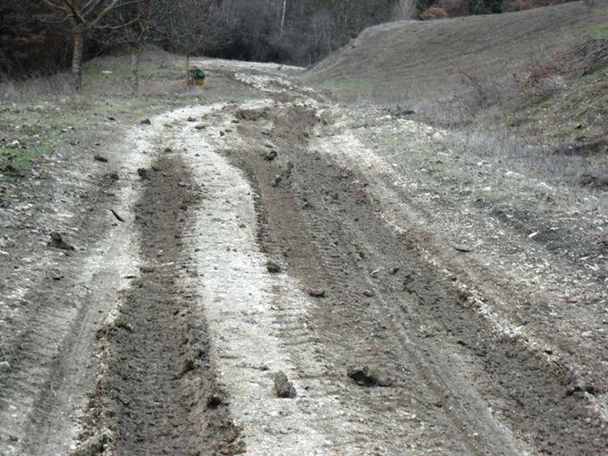 Bakın yollarına bakım yapılmayınca ne yaptılar?