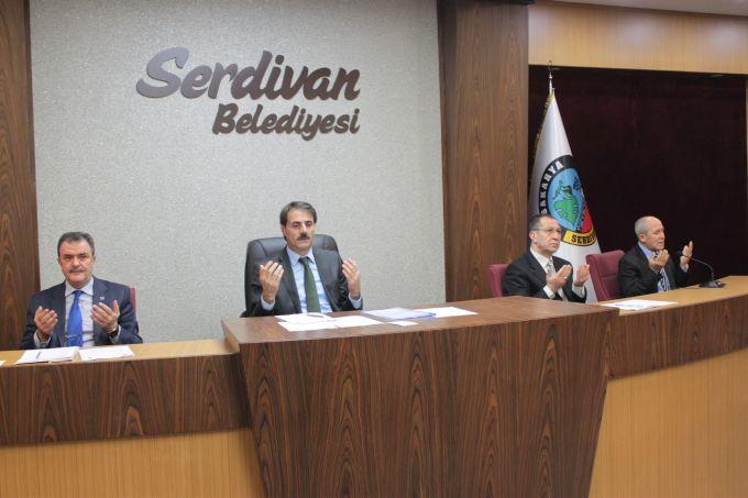 Serdivan Belediye Meclisi dualarla açıldı