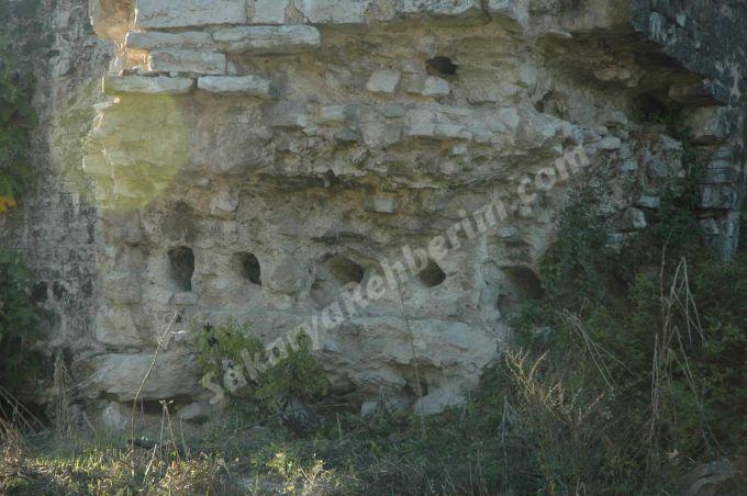 Bizans dönemine ait tarihi kale ilgi bekliyor