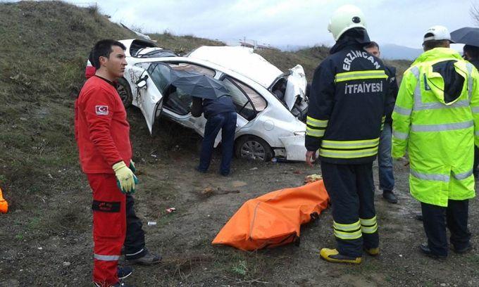 Sakarya'dan Iğdır'a giderken şarampole uçtular!