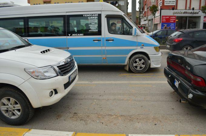 Kaza sonrası kavga eden sürücüleri polis zor zapt etti