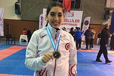 İşitme engelli Rümeysa, Türkiye şampiyonu oldu