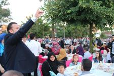 Kent Park'taki MHP iftarına binlerce kişi katıldı