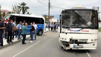 İşçi servisi ile yolcu minibüsü çarpıştı 17 yaralı