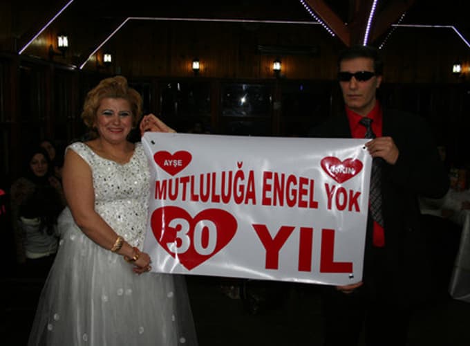 Evliliklerinin 30. yılında nikah tazelediler Evliliklerinin 30. yılında nikah tazelediler