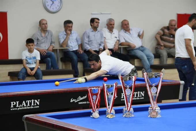 Akyazı'da 3 bant bilardo açılış turnuvası yapıldı Akyazı'da 3 bant bilardo açılış turnuvası yapıldı