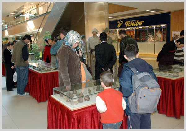 Savaş Malzemeleri Sergilendi Savaş Malzemeleri Sergilendi